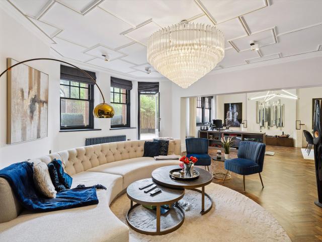 apartment for rent at apartment Oakwood Court, Holland Park, London W14
