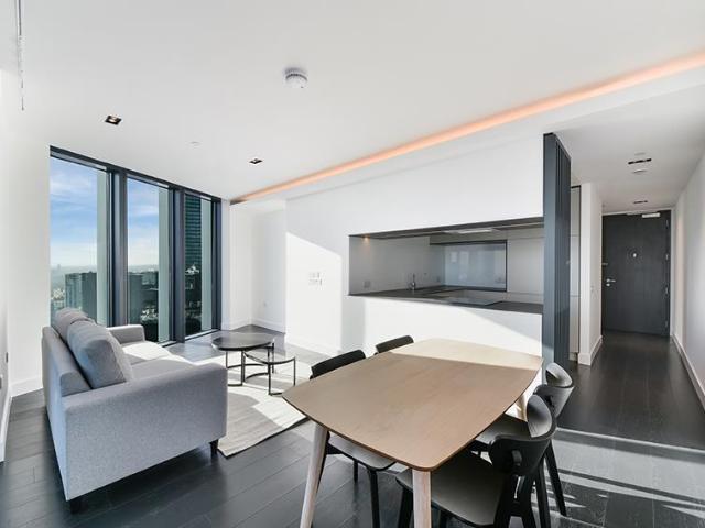 apartment for rent at apartment Amory Tower, Marsh Wall, London, E14