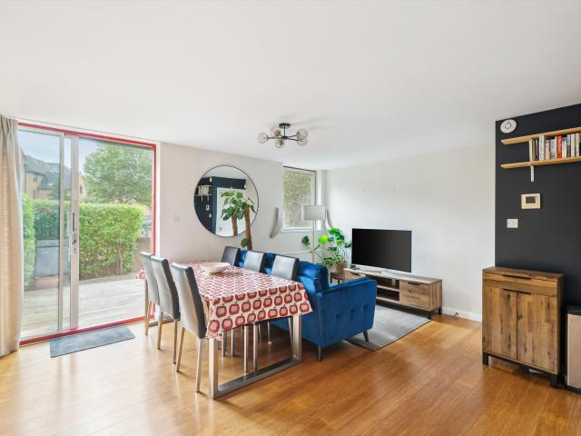 apartment for rent at apartment China Court, Asher Way, Wapping, London, E1W