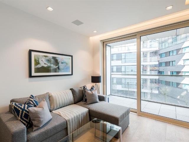 apartment for rent at apartment Duchess Walk, Tower Bridge, London, SE1
