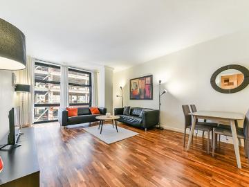 apartment for rent at apartment Discovery Dock Apartments West, South Quay Square, London, E14