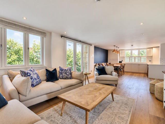 apartment for rent at apartment Hyde Park Square, London, W2