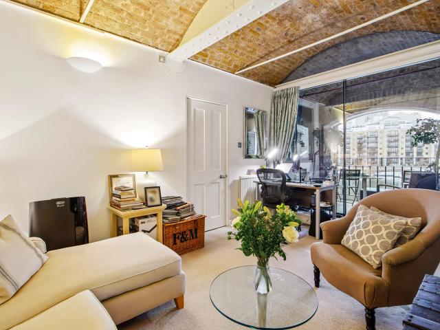 apartment for rent at apartment Ivory House, East Smithfield, London, E1W