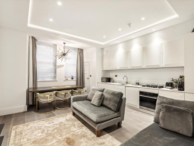 apartment for rent at apartment Palace Court, London W2