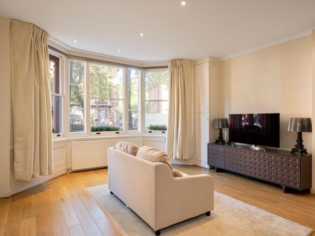 apartment for rent at apartment Pont Street, Knightsbridge, London SW1X
