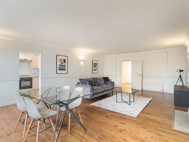 apartment for rent at apartment Queen's Gate, South Kensington, London, SW7
