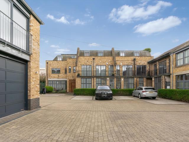 apartment for rent at apartment St. Pauls Crescent, London NW1