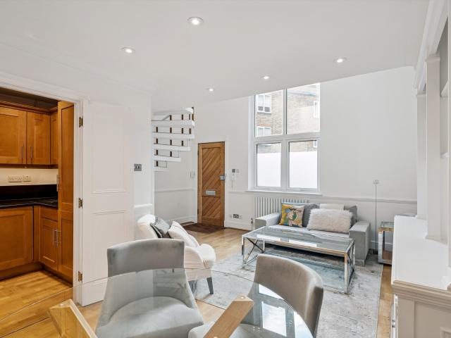 apartment for rent at apartment Whittaker Street, London SW1W