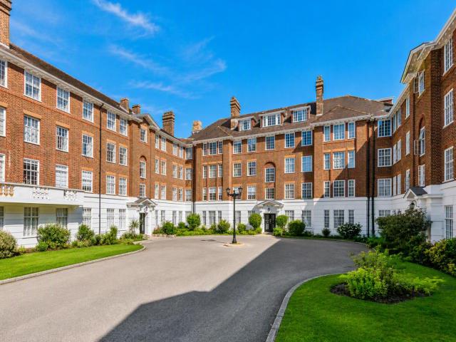 apartment for rent at apartment Wimbledon Park Side, London SW19