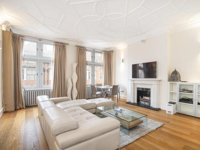 apartment for rent at apartment 101 Mount Street, London W1K