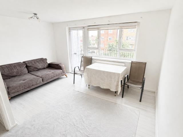 apartment for rent in Barrowfield Close, Barrowfield Close, London, N9 0HA