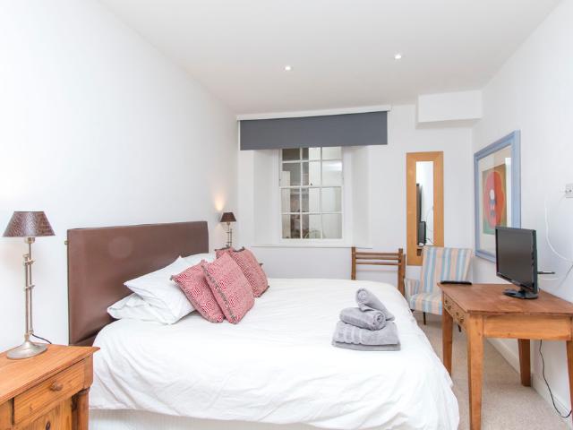 apartment for rent at Berkeley Square, Bristol, UK, BS8