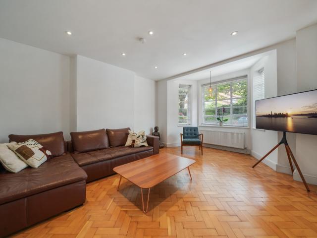 apartment for rent at Bracknell Gate, Frognal Lane, Hampstead, London NW3, England