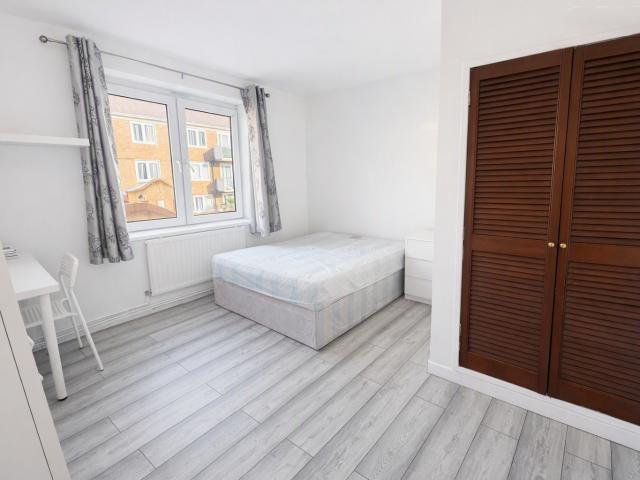 apartment for rent at Garnies Close, Peckham, London