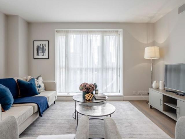 apartment for rent at E14 8RW, London