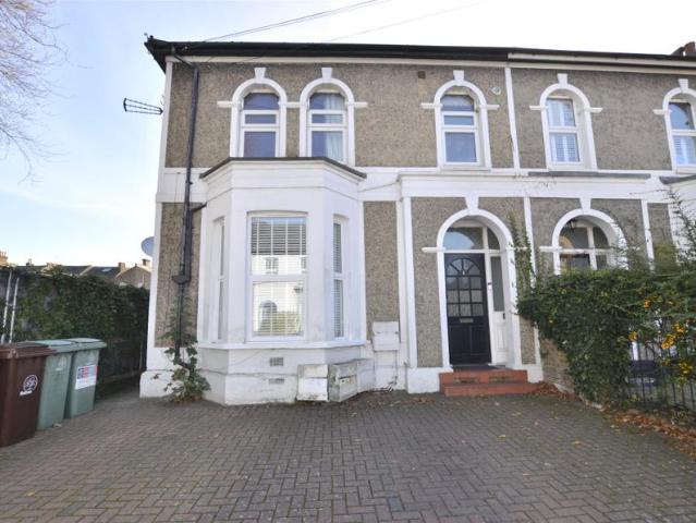 apartment for rent at Elgin Road, Wallington, SM6, UK