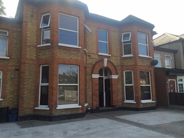 apartment for rent at Ilford | IG1, UK