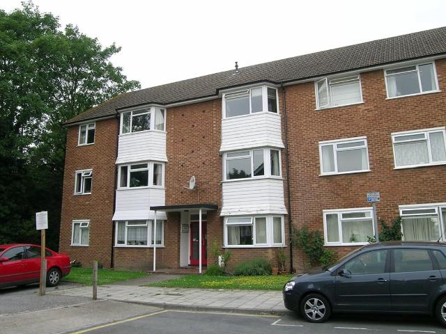 apartment for rent at Oakenshaw Close, Surbiton