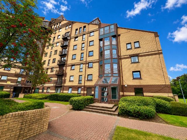 apartment for rent at Mavisbankbank Gardens, Kinning Park, Glasgow, G51 1HG, England