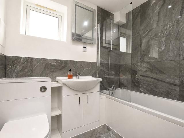 apartment for rent at Malt House Place, Romford, RM1, UK