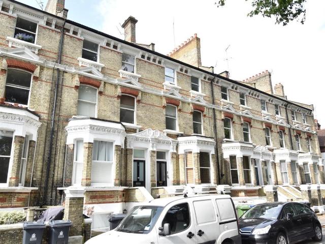 apartment for rent at St Andrews Square, Surbiton