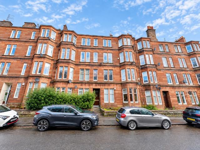 apartment for rent at Strathyre Street, Shawlands, Glasgow, G41 3LL, England