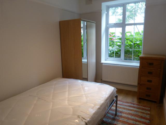 apartment for rent at Room Moreland Court Hendon Way, London, NW2 2TPNW22TP, England