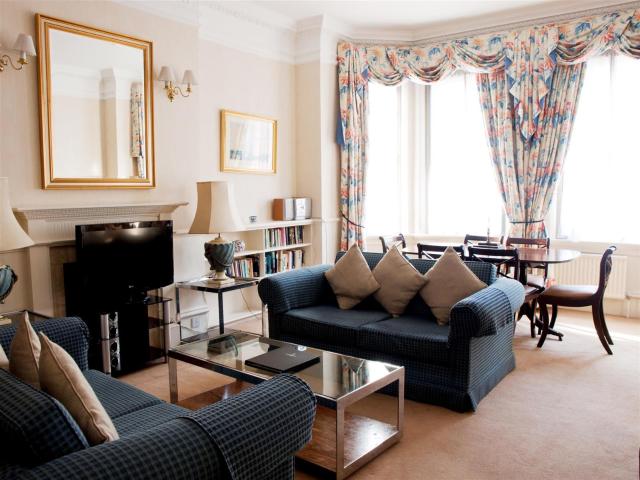 apartment for rent at THE MANSIONS, EARLS COURT ROAD, London, SW5, United Kingdom