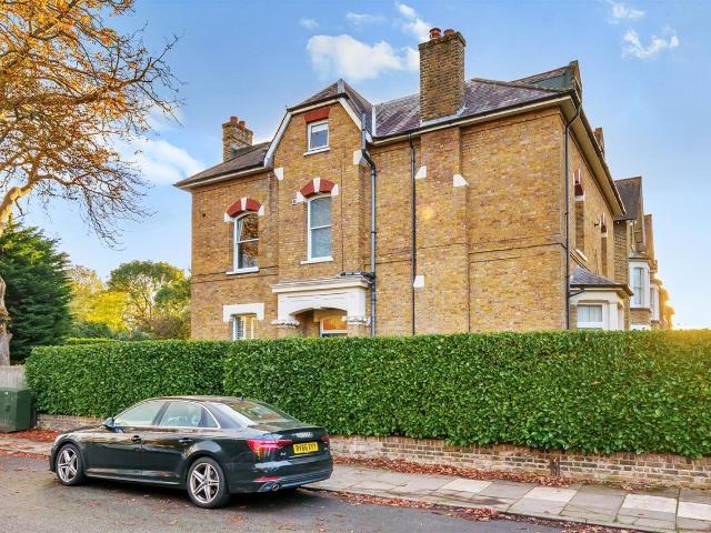 apartment for rent at The Avenue, Surbiton
