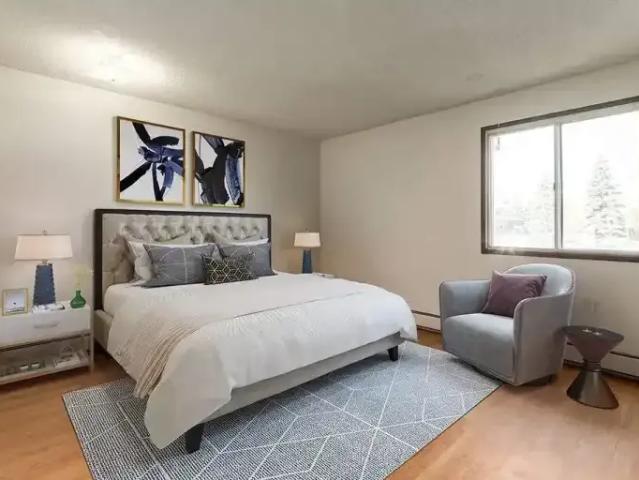 Apartment For Rent Brooks AB 1065 ES99672458