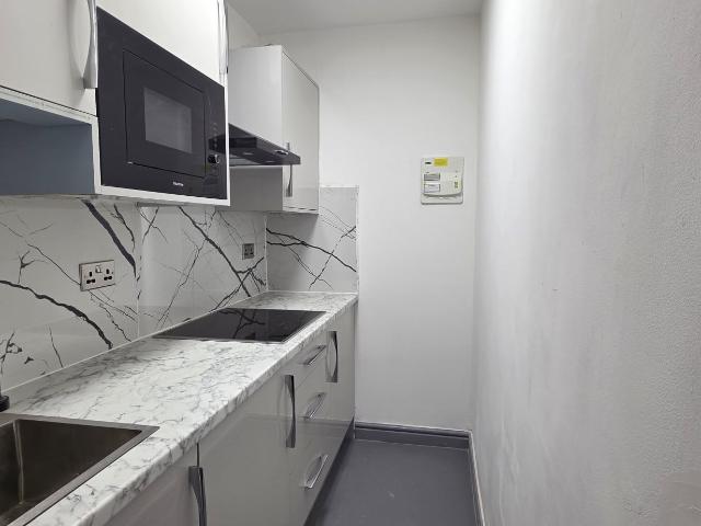 House for rent Kennerley Road SK2
