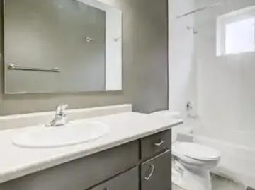 Apartment to rent in Victoria Hills - Parking