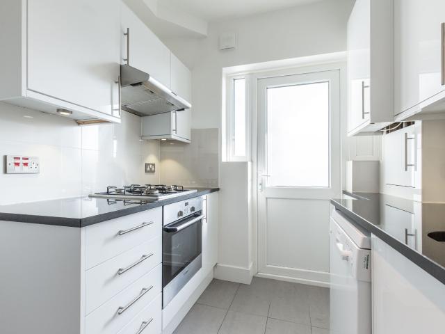 apartment for rent in 3 Brondesbury Court 235 Willesden Lane Willesden London