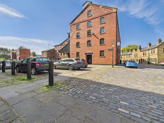 apartment for rent in 10 The Warehouse Victoria Quays, Wharf Street, S2