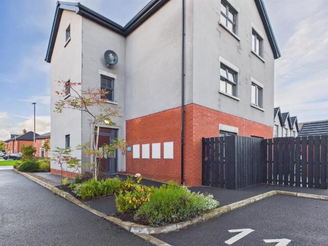 apartment for rent in 11l Oakfield Hall, Oakfield Park, Jordanstown, Newtownabbey, BT37 0QY