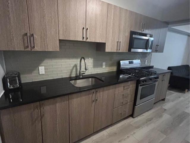 apartment for rent in 139 Henderson Ave