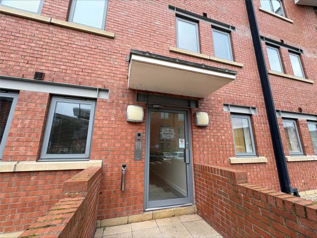 apartment for rent in 13 Thursfield Court New Crane Street, Chester, Cheshire, CH1 4JL