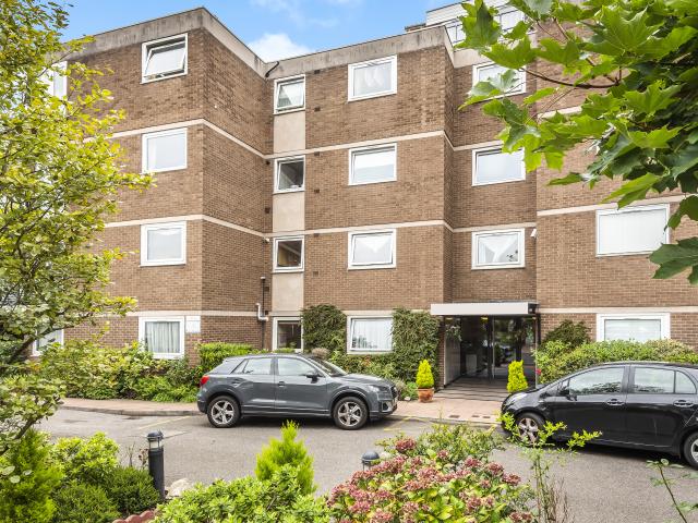 apartment for rent in 16 Hillcrest Road, Ealing, Ealing