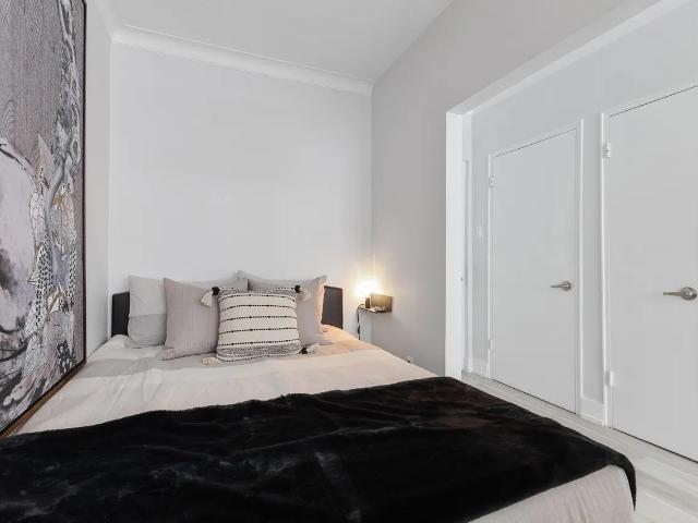 apartment for rent in 280 Laurier Ave. E, Ottawa, ON K1N 6P5, Canada