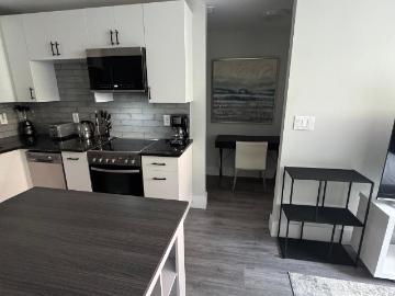 apartment for rent in 280 Laurier Ave. E, Ottawa, ON K1N 6P5, Canada