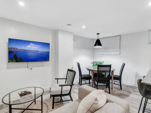 apartment for rent in 2 327 Catherine Street, Ottawa, ON