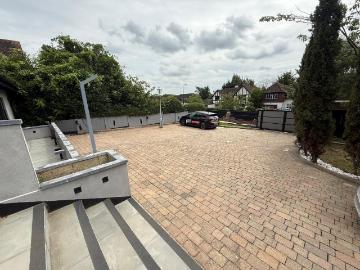 Apartment for rent in Beech Hill Avenue, EN4 0LW