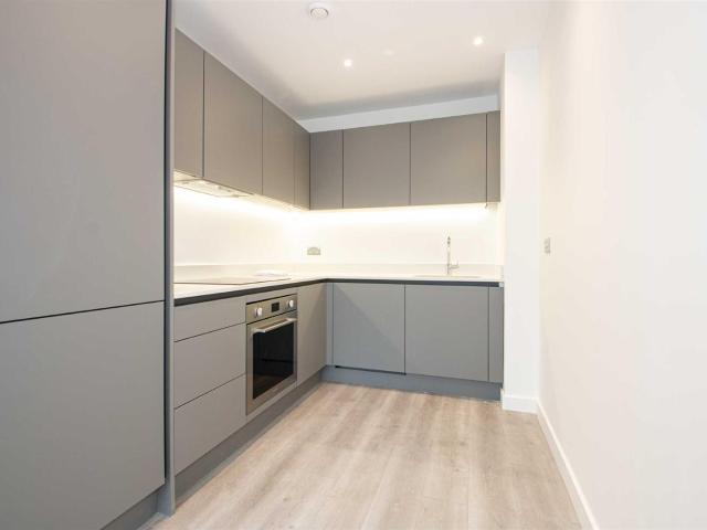 apartment for rent in 2 Foxhunter Drive, Linford Wood, Milton Keynes, MK14