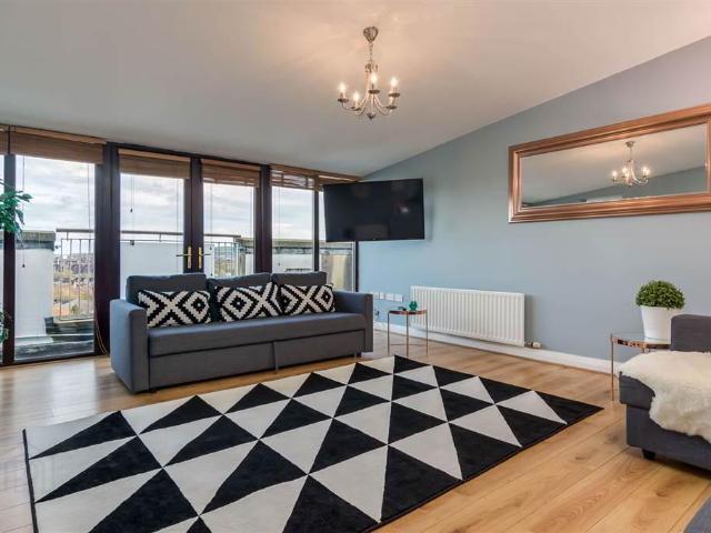apartment for rent in 31 Winter Gardens Penthouse, Belfast, BT2 8EP