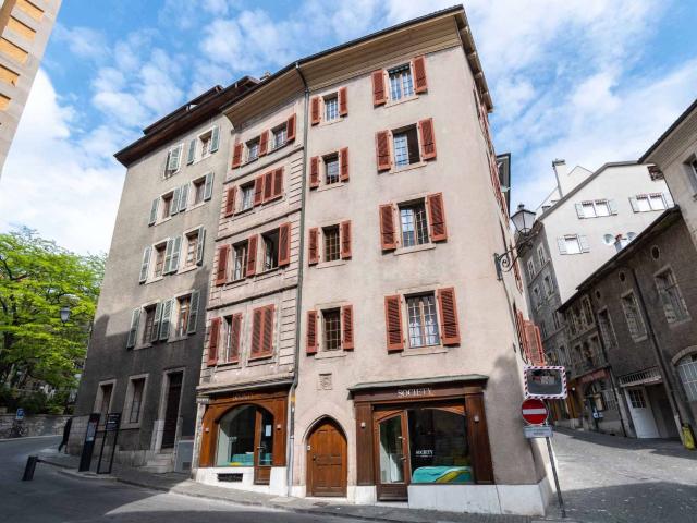 Apartment for rent in 35, place du Bourg de Four 1204 Genève