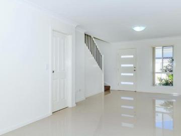 Apartment to rent in St Marys South - Garden