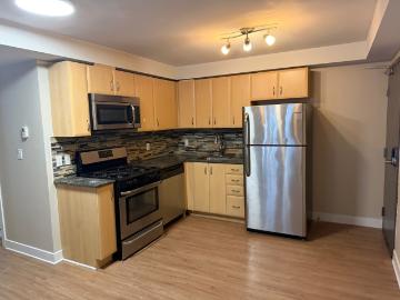 apartment for rent in 455 Green Ave Ottawa, ON K1M 1L2, Canada