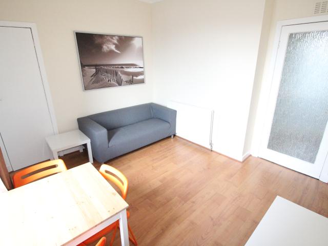 apartment for rent in 47F Powis Place