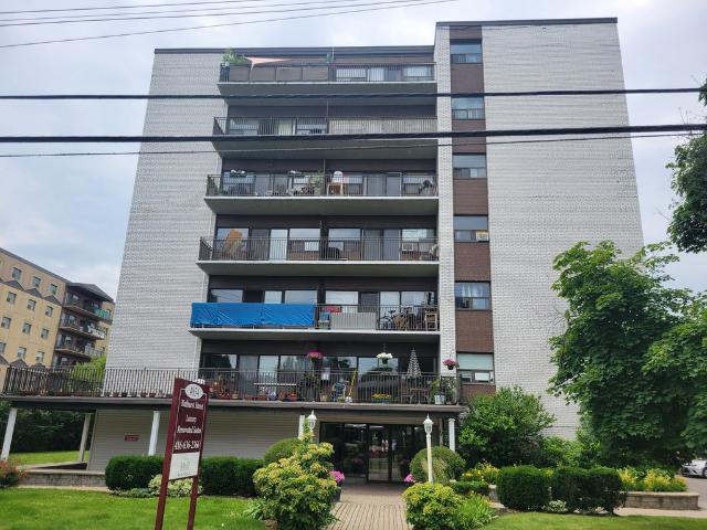 apartment for rent in 4854 Bathurst Street,Toronto, m2r1x3