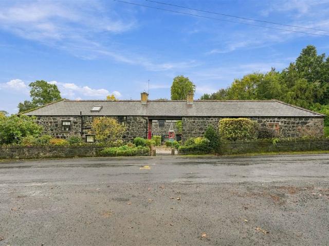 apartment for Rent in 4 Ballygarvey Mews, Broughshane, BT43 7JT